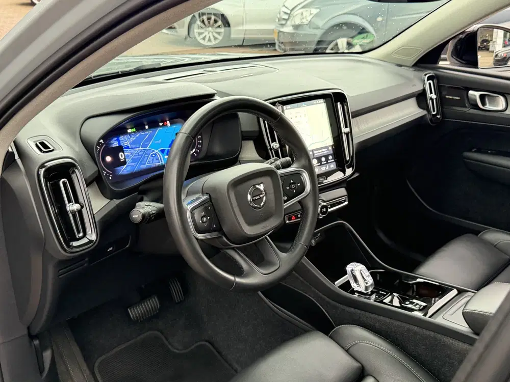 Volvo XC40 2.0 B4 Plus Dark uit 2024, foto 7