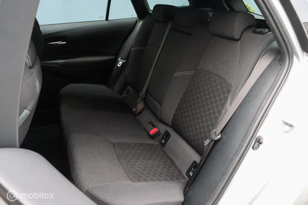 Toyota Corolla Hybrid Business uit 2024, foto 7