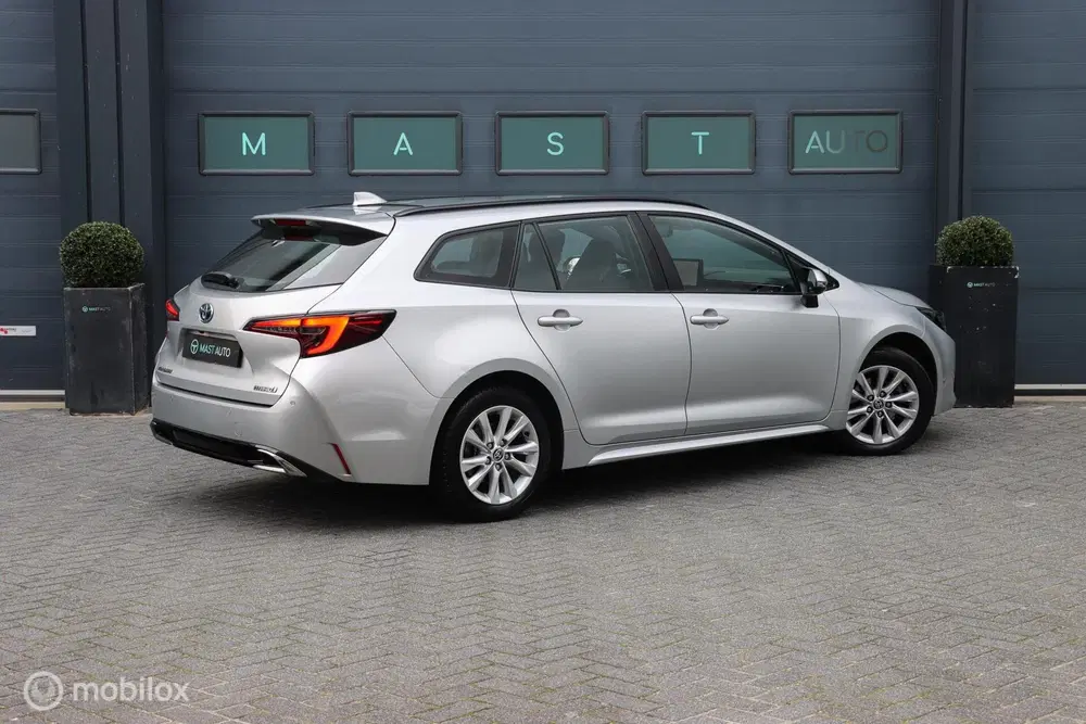 Toyota Corolla Hybrid Business uit 2024, foto 8
