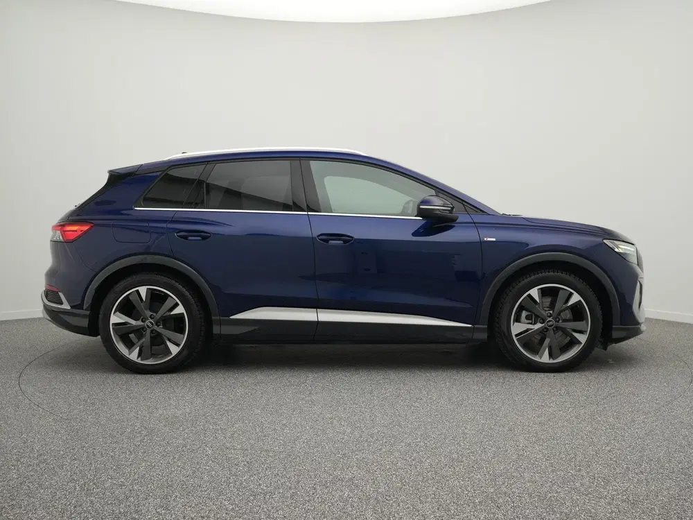 Audi Q4 e-tron S-line uit 2024, foto 13
