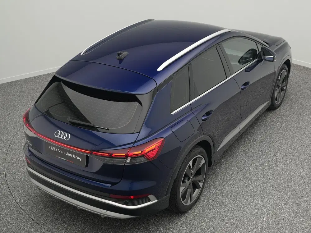Audi Q4 e-tron S-line uit 2024, foto 14