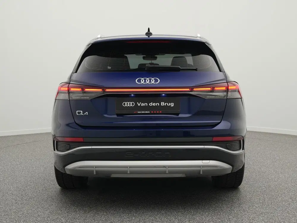 Audi Q4 e-tron S-line uit 2024, foto 6