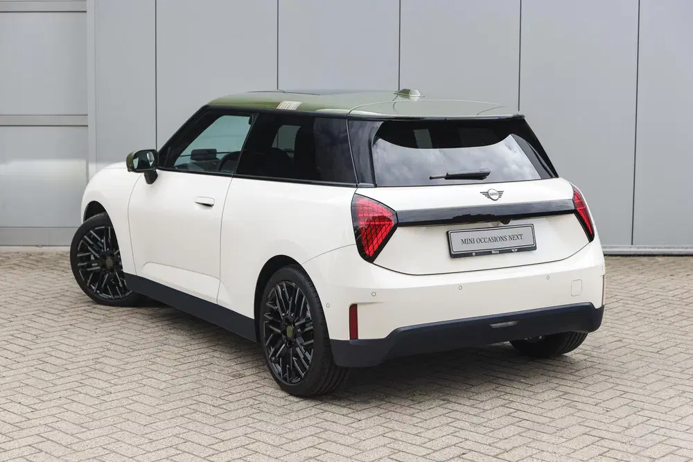 Mini Hatchback Cooper E uit 2026, foto 2