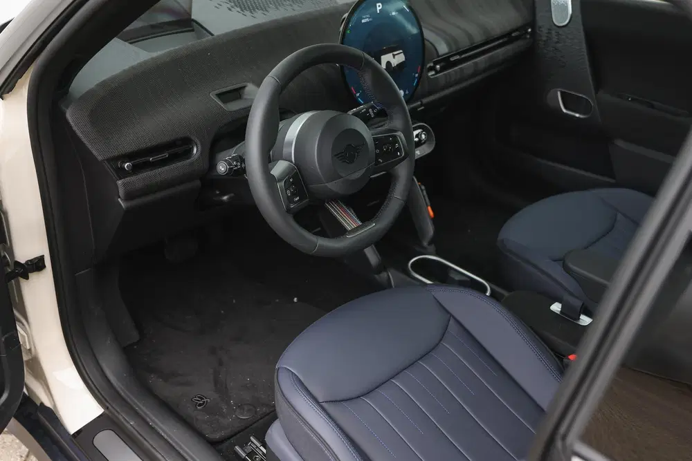 Mini Hatchback Cooper E uit 2026, foto 3