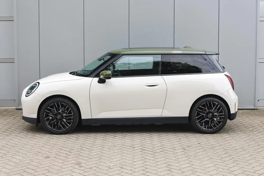 Mini Hatchback Cooper E uit 2026, foto 7