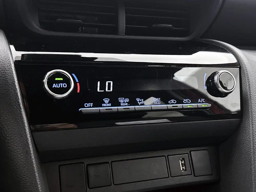 Toyota Yaris Cross 1.5 Hybrid First Edition uit 2022, foto 12