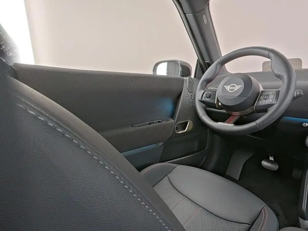 Mini Hatchback Cooper SE uit 2025, foto 4
