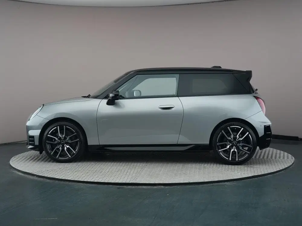 Mini Hatchback Cooper SE uit 2025, foto 8