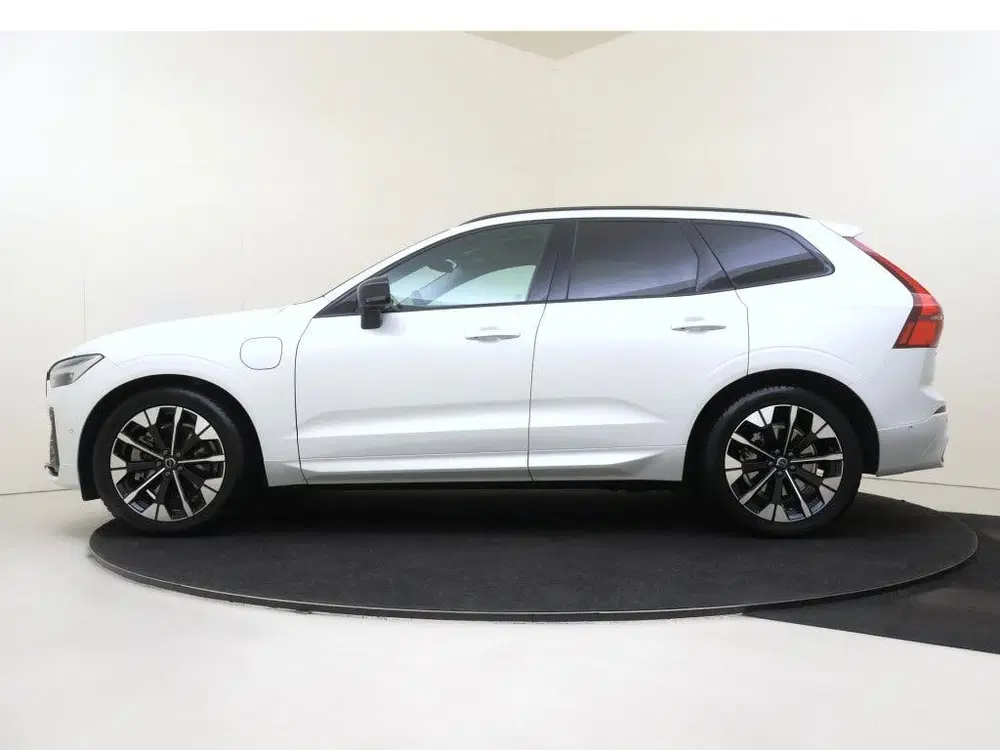 Volvo XC60 T6 AWD Ultra. Dark uit 2026, foto 2