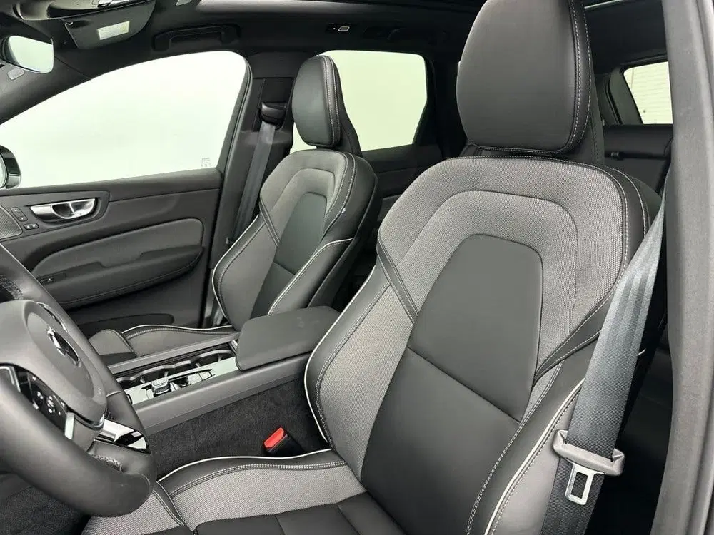 Volvo XC60 T6 398PK Recharge Ultra Black Edition uit 2025, foto 14