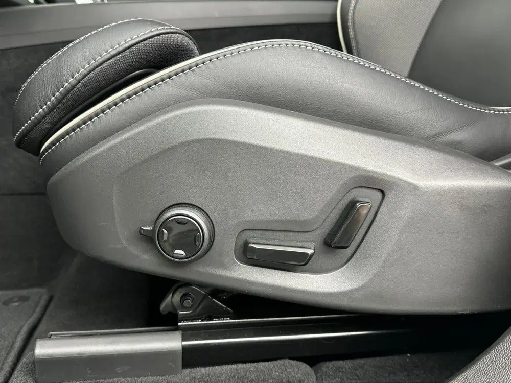 Volvo XC60 T6 398PK Recharge Ultra Black Edition uit 2025, foto 15