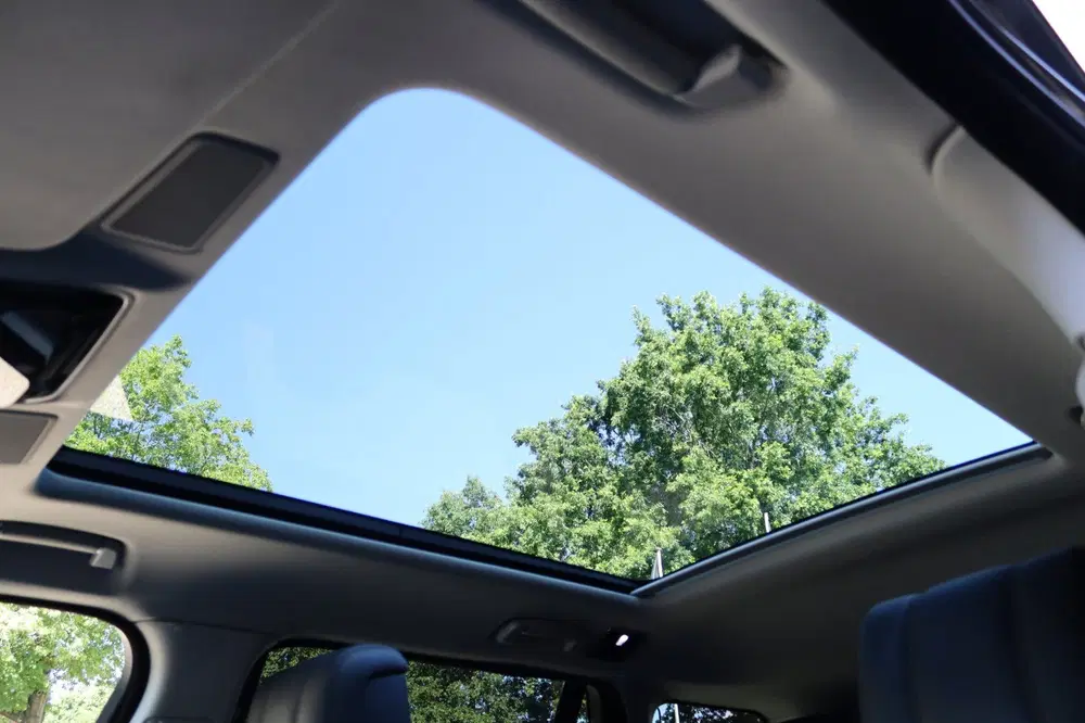 Land Rover Range Rover 2.0 P400e LWB BTW TREKHAAK 360 NAP uit 2019, foto 2