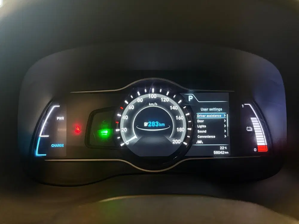 Hyundai KONA EV uit 2020, foto 14