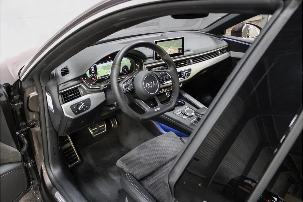 Audi A5 35 TFSI S-line Edition uit 2019, foto 8