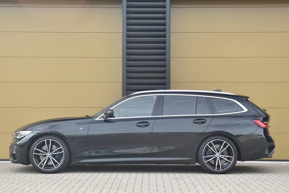 BMW 3-serie 3 Serie Touring 330i High Exe * M-Sport * uit 2020, foto 2