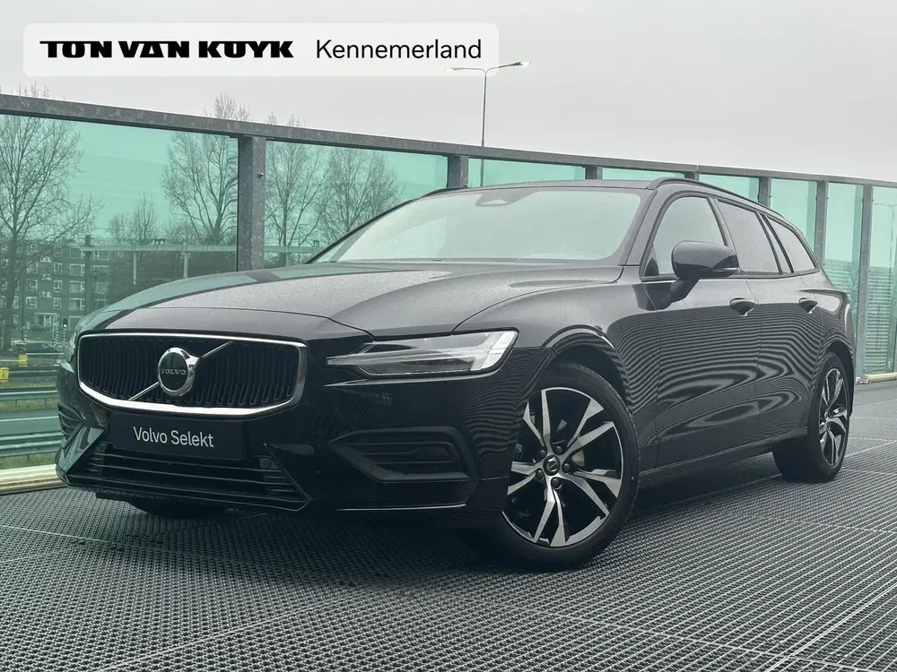 Volvo V60 2.0 B4 Essential Edition Trekhaak uit 2026