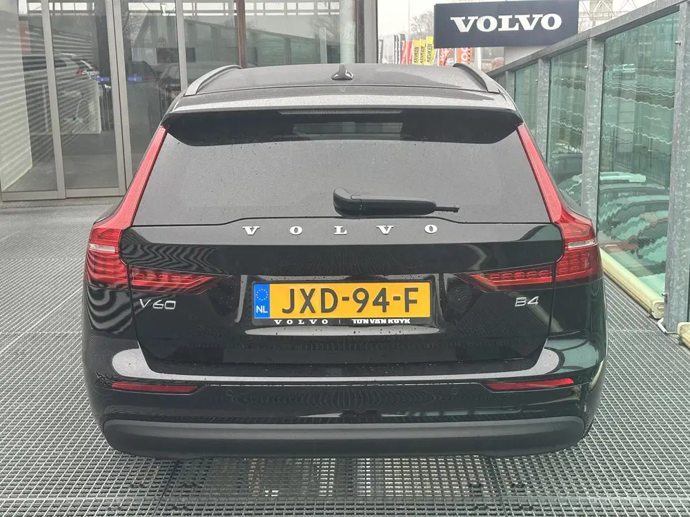 Volvo V60 2.0 B4 Essential Edition Trekhaak uit 2026, foto 6