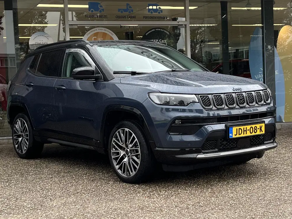 Jeep Compass 4xe 240 Plug-in Hybrid Electric Summit uit 2025, foto 2