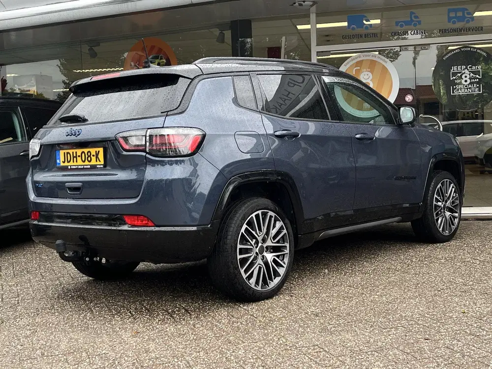Jeep Compass 4xe 240 Plug-in Hybrid Electric Summit uit 2025, foto 4