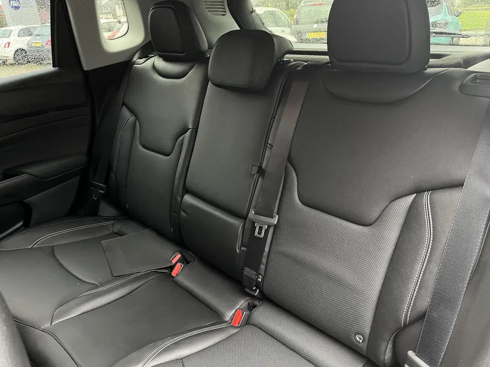 Jeep Compass 4xe 240 Plug-in Hybrid Electric Summit uit 2025, foto 6