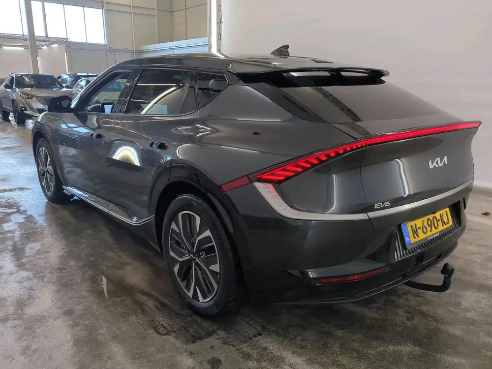 Kia EV6 77.4 kWh 229pk Plus uit 2021, foto 2