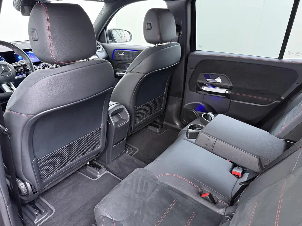 Mercedes-Benz EQB 250+ Business Solution AMG uit 2025, foto 4