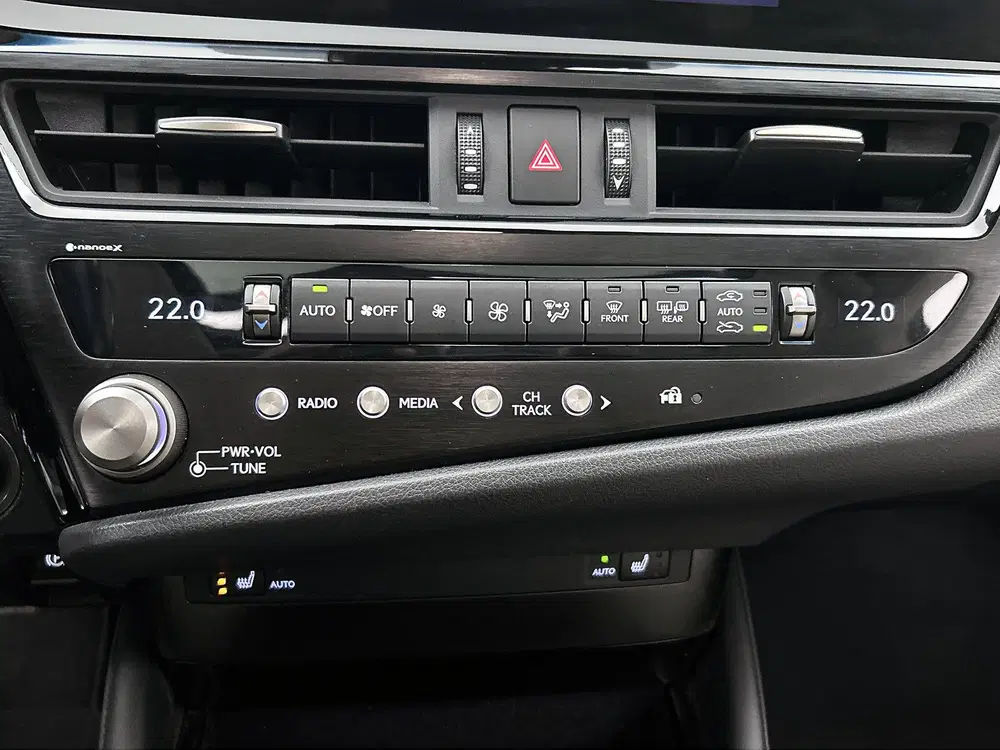 Lexus ES 300h Business Line uit 2023, foto 11