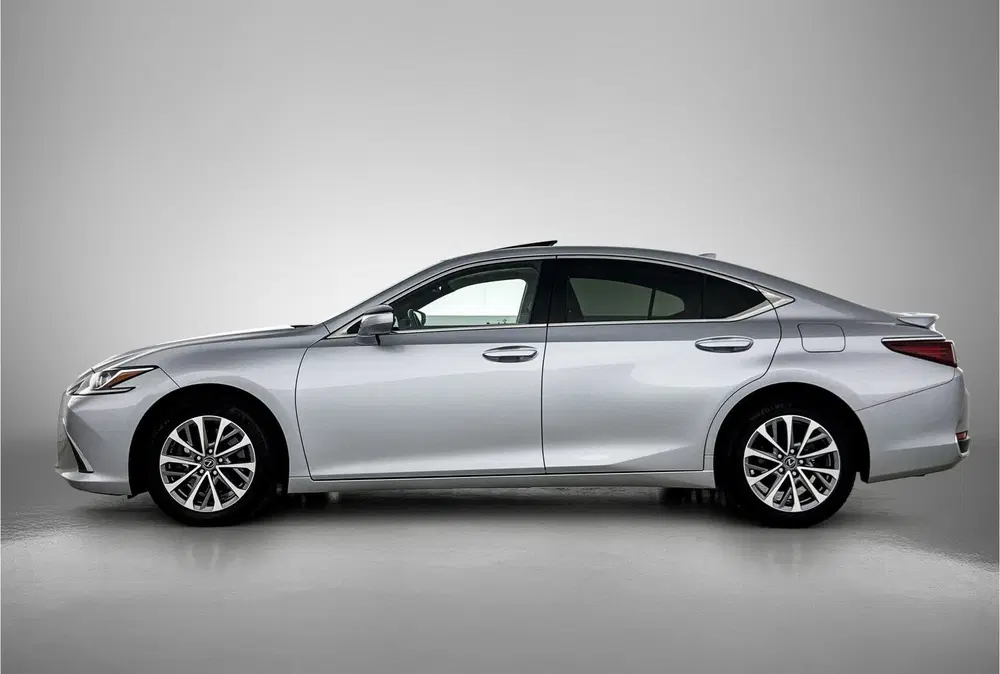 Lexus ES 300h Business Line uit 2023, foto 3