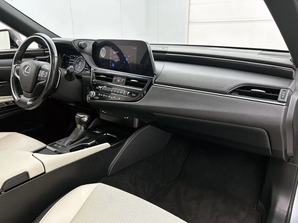 Lexus ES 300h Business Line uit 2023, foto 7