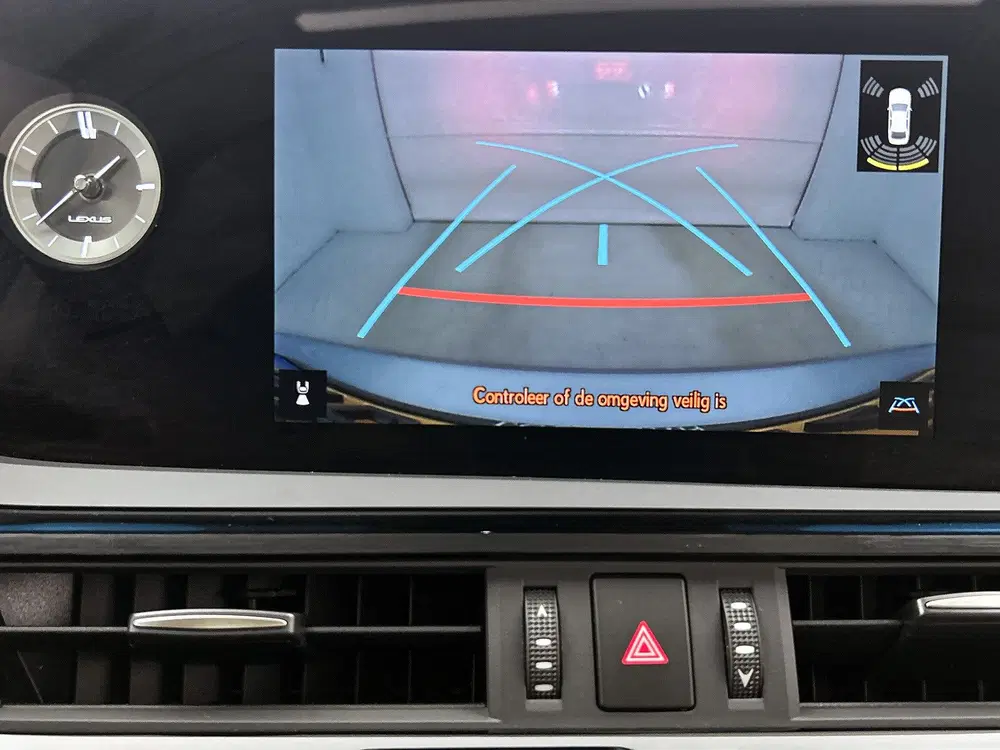 Lexus ES 300h Business Line uit 2023, foto 8