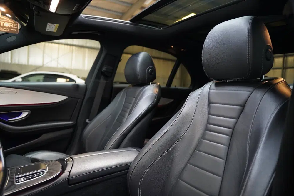 Mercedes-Benz E-Klasse 200 AMG NIGHT PANO SFEER 360 LEER uit 2021, foto 13