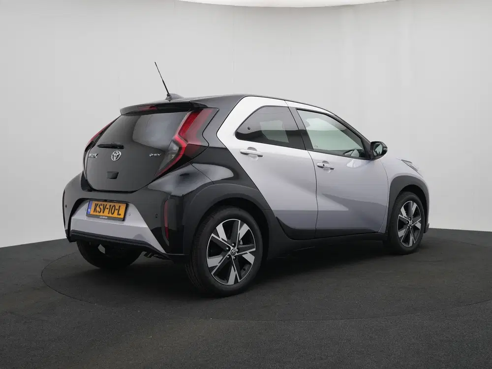 Toyota Aygo X Hybrid 115 pulse uit 2026, foto 2