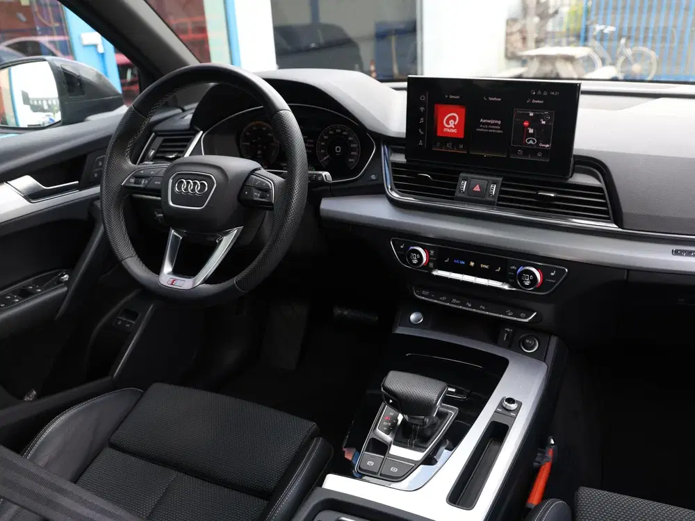Audi Q5 55 TFSI e S edition Competition uit 2023, foto 7