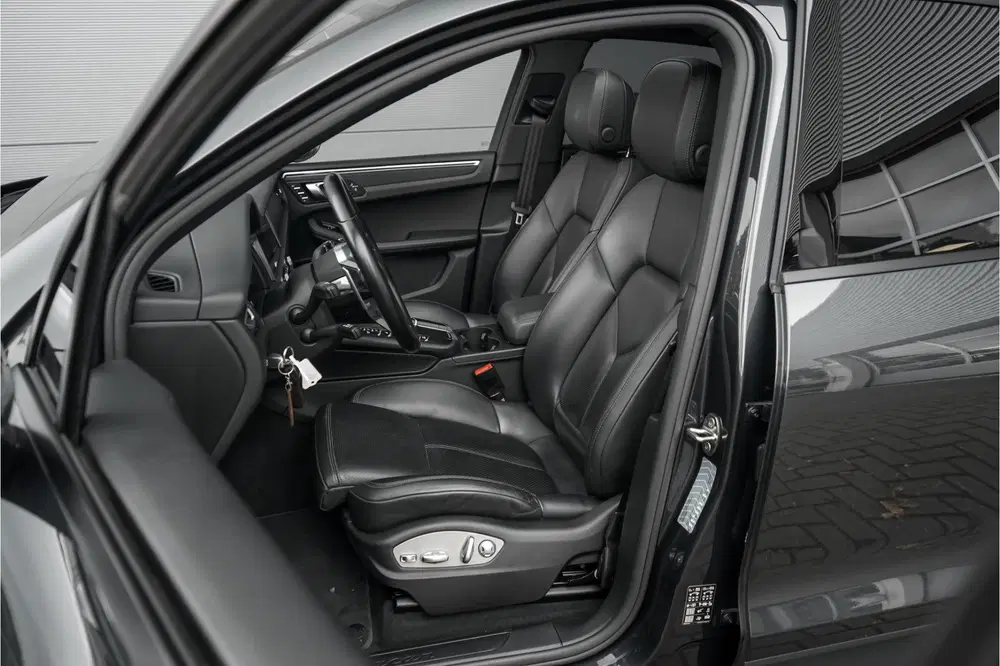 Porsche Macan 2.0 Pano Luchtvering Bose Sport Chrono 20" uit 2019, foto 5