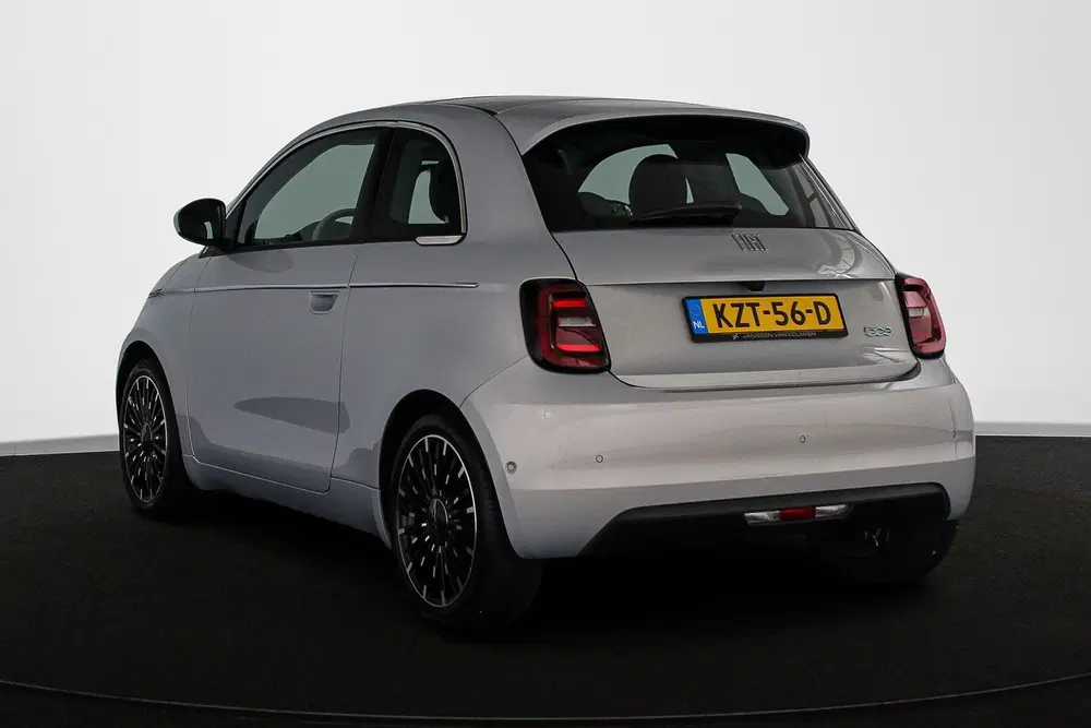 Fiat 500 La Prima 42 kWh Pano Leder Stoelverwarming uit 2024, foto 4