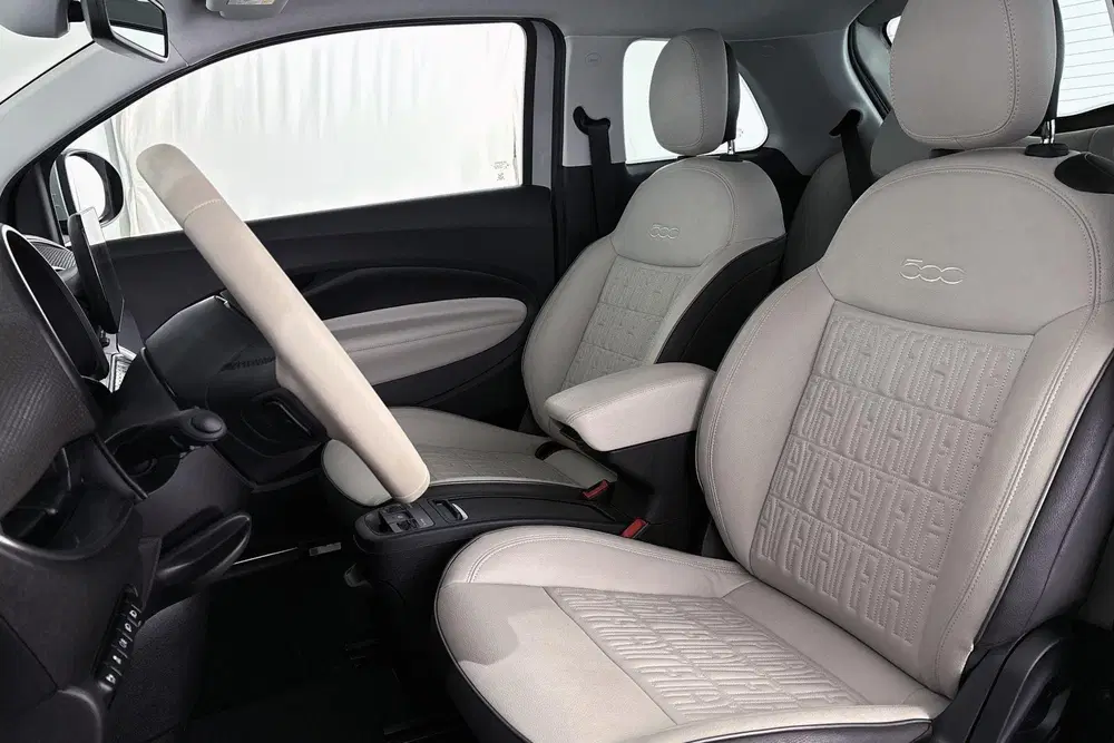 Fiat 500 La Prima 42 kWh Pano Leder Stoelverwarming uit 2024, foto 6