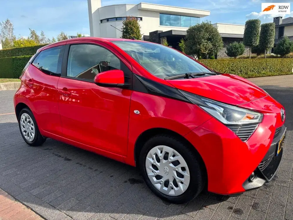 Toyota Aygo 1.0 VVT-i x-play automaat 35000 km airco uit 2022