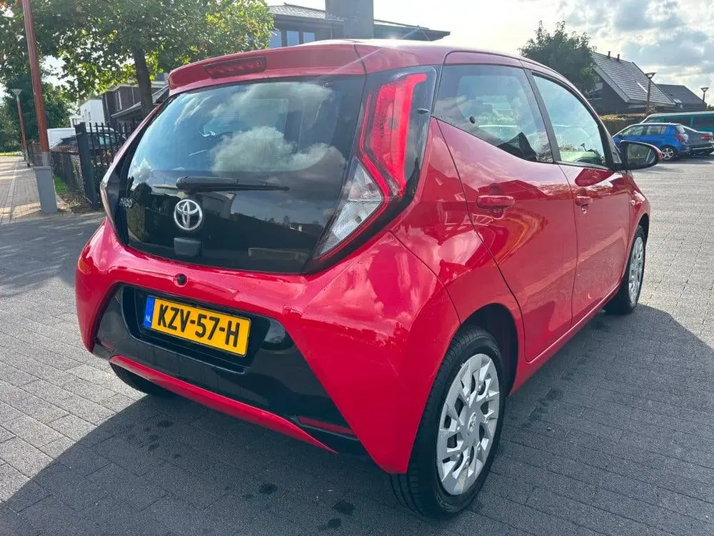 Toyota Aygo 1.0 VVT-i x-play automaat 35000 km airco uit 2022, foto 2
