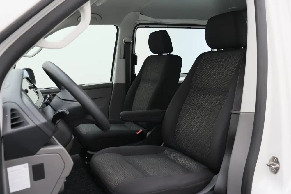 Volkswagen Transporter 2.0 TDI L2H1 30 DC 150 PK uit 2020, foto 10