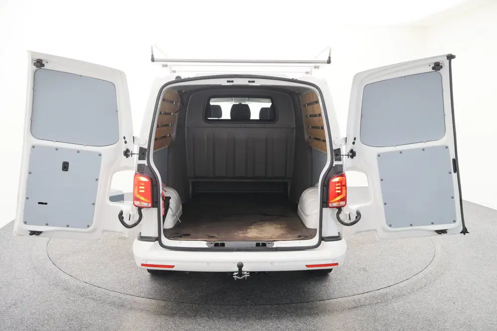 Volkswagen Transporter 2.0 TDI L2H1 30 DC 150 PK uit 2020, foto 14