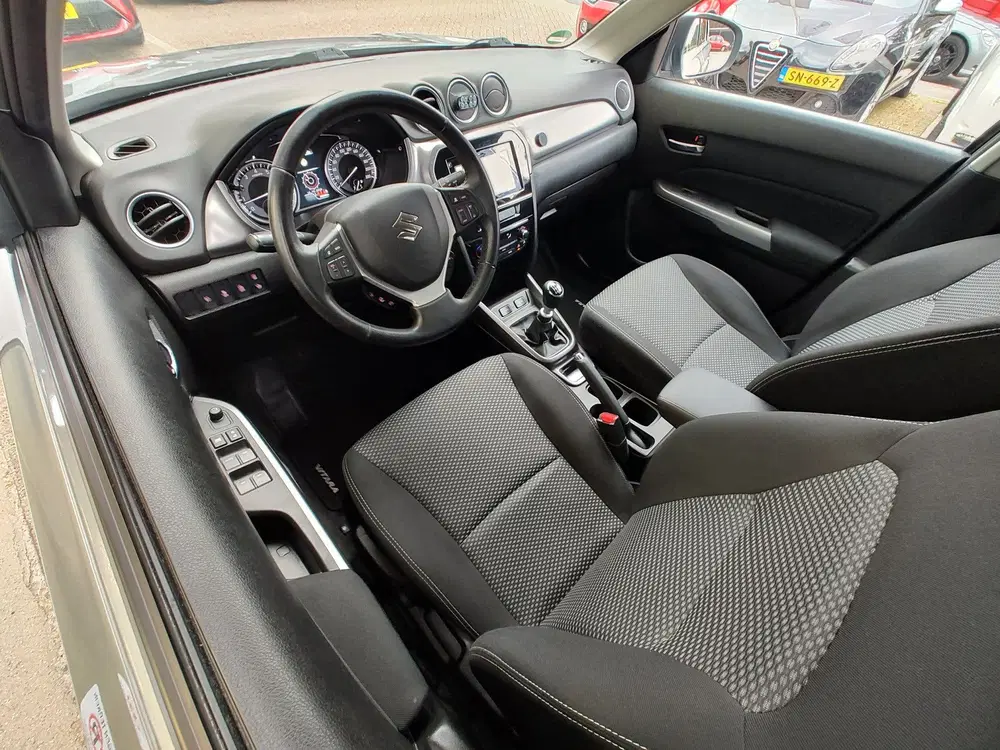 Suzuki Vitara 1.4 BOOSTERJET SELECT SMART HYBRID Bullbar uit 2023, foto 13