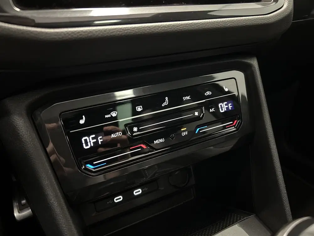 Volkswagen Tiguan 1.4 TSI eHybrid R-Line Black Style uit 2023, foto 14