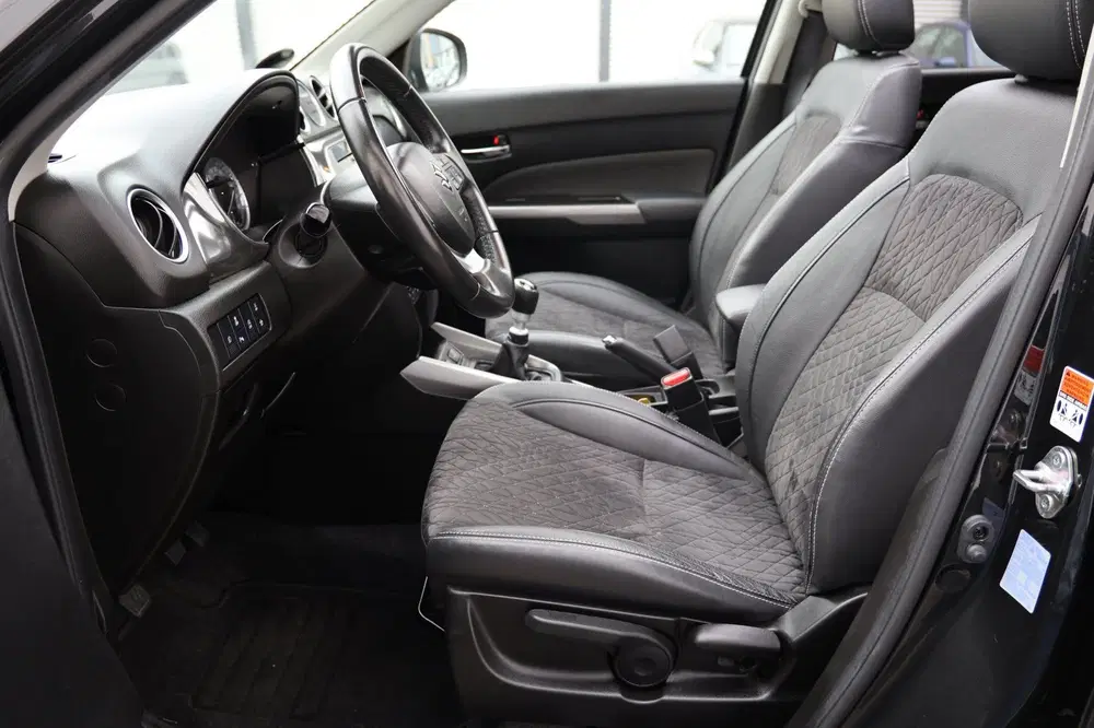 Suzuki Vitara 1.4 Boosterjet Style Smart Hybrid Pano Car uit 2023, foto 7