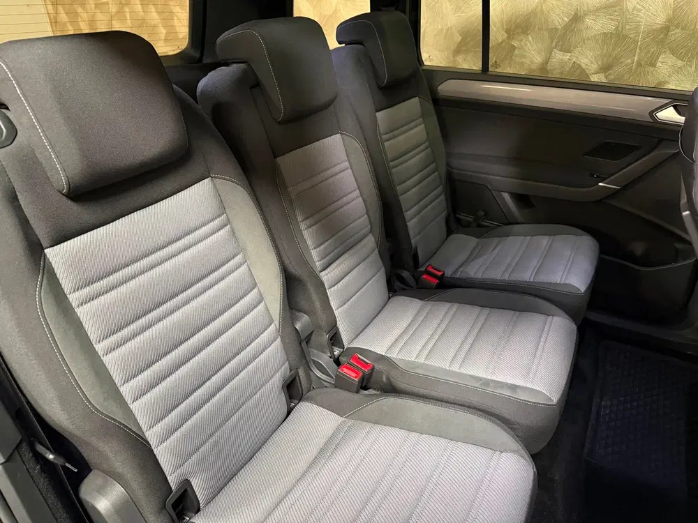 Volkswagen Touran 1.4 TSI Highline Business R 7p uit 2023, foto 13