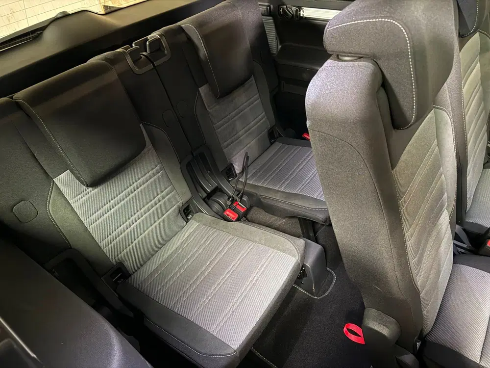 Volkswagen Touran 1.4 TSI Highline Business R 7p uit 2023, foto 14