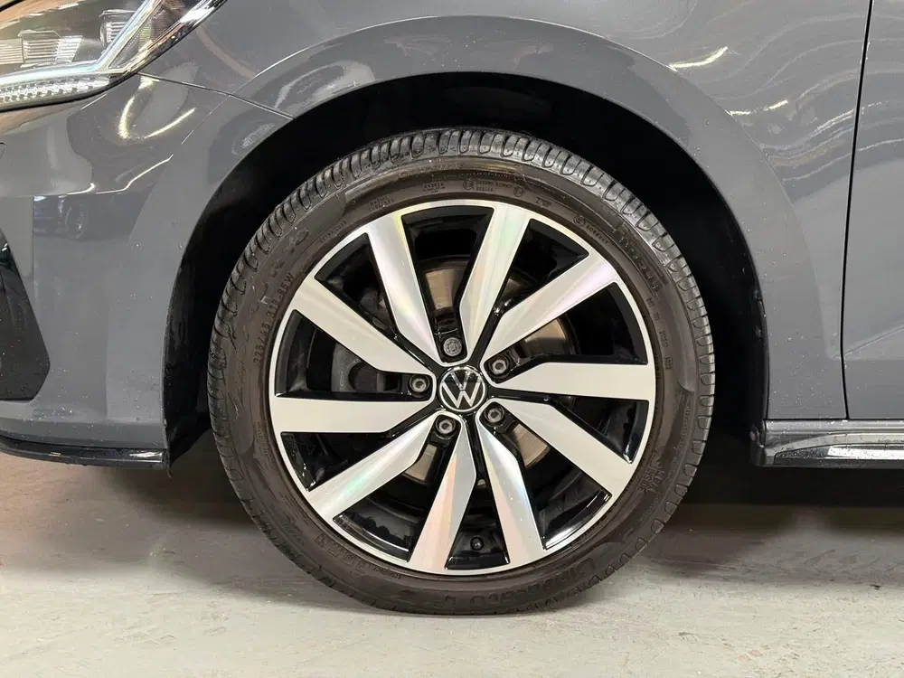 Volkswagen Touran 1.4 TSI Highline Business R 7p uit 2023, foto 5