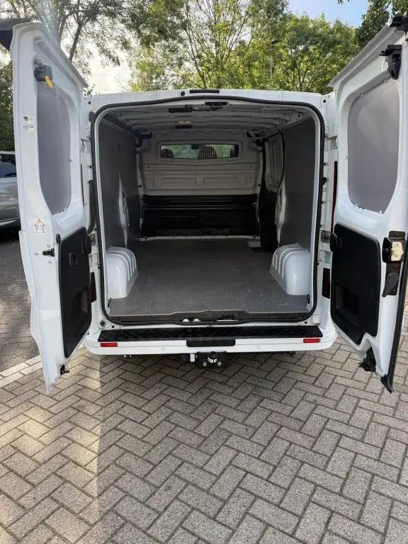 Renault Trafic 2.0 Blue dCi T30 L2 uit 2024, foto 14