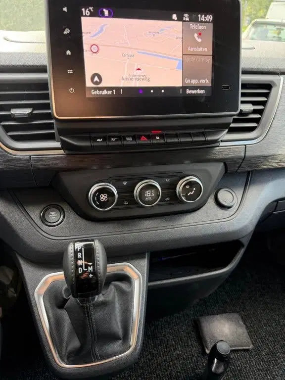 Renault Trafic 2.0 Blue dCi T30 L2 uit 2024, foto 2
