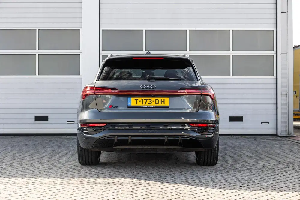 Audi Q8 e-tron 55 408pk quattro S edition 115 kWh uit 2023, foto 11