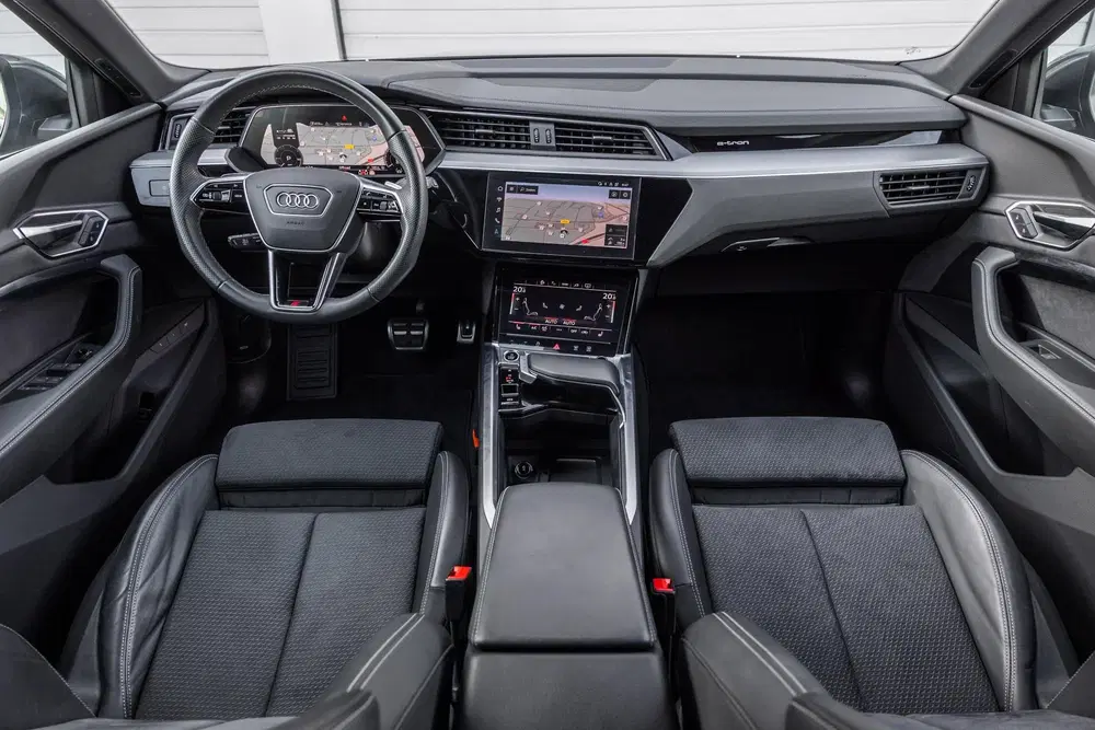 Audi Q8 e-tron 55 408pk quattro S edition 115 kWh uit 2023, foto 5